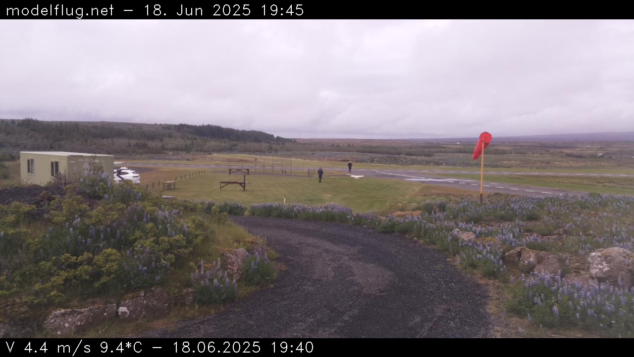 Arnarvöllur 18.06.2025 ÁB og GMM.jpg